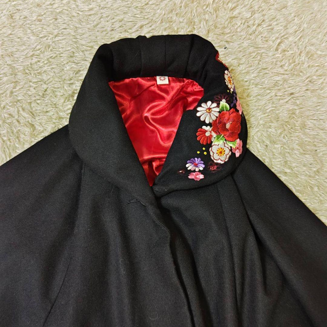 ウールポンチョ ケープ 羽織り 花刺繍 和装 着物　黒い刺繍　ポンチョ・ケープ