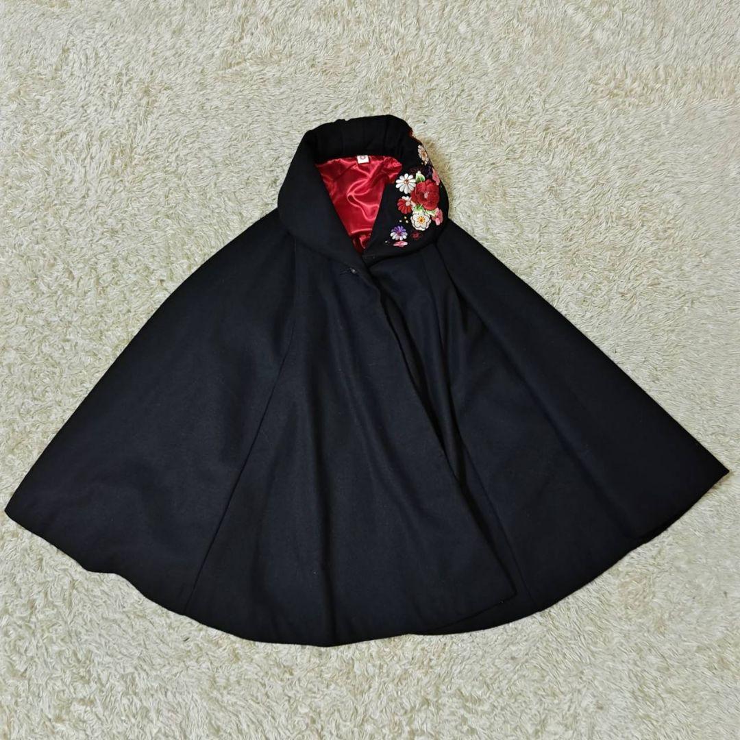 ウールポンチョ ケープ 羽織り 花刺繍 和装 着物　黒い刺繍　ポンチョ・ケープ
