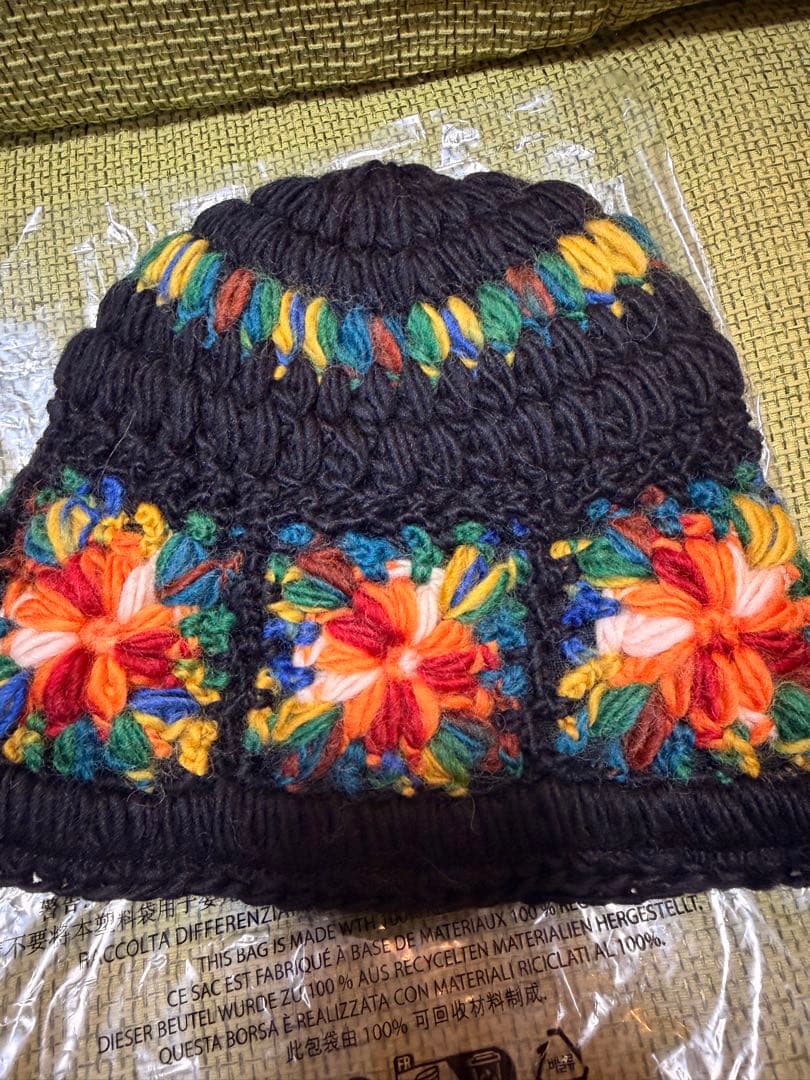 Supreme 花柄刺繍 ニット帽 黒