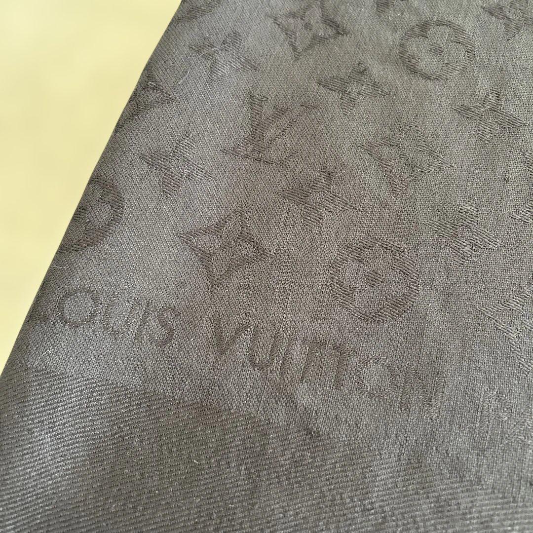 ルイヴィトン モノグラム柄ストール MADE IN ITALY 黒 ブラック