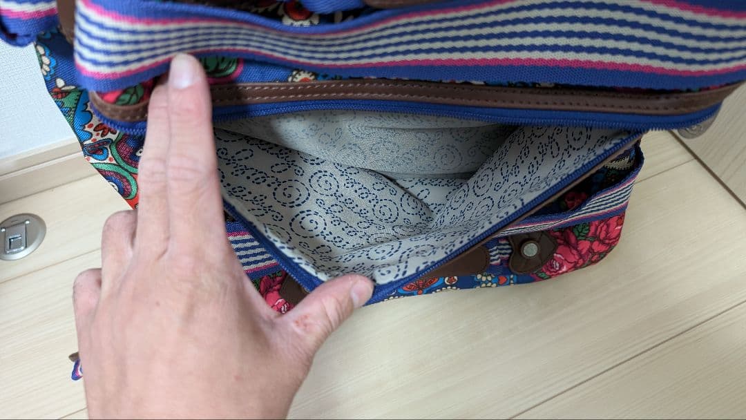 OILILYキャリーケース