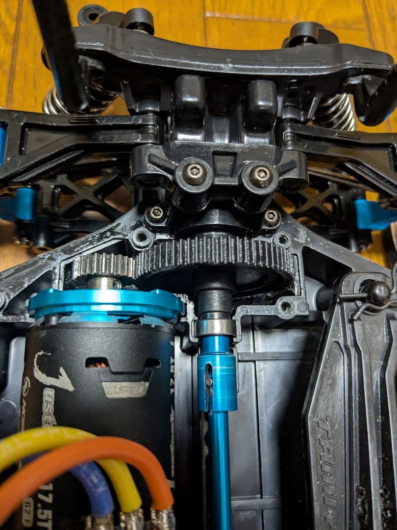 タミヤ　ポルシェボディ　TT-02　ホビーウイングESC ブラシレスモーター