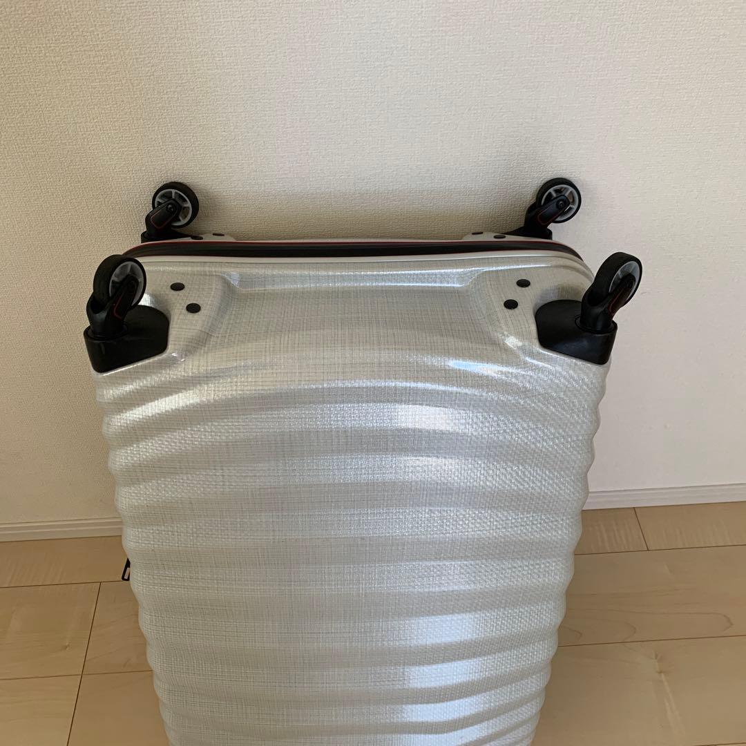 サムソナイト　防水超軽量ライトショック スポーツ 機内預け無料預け入れ最大サイズ