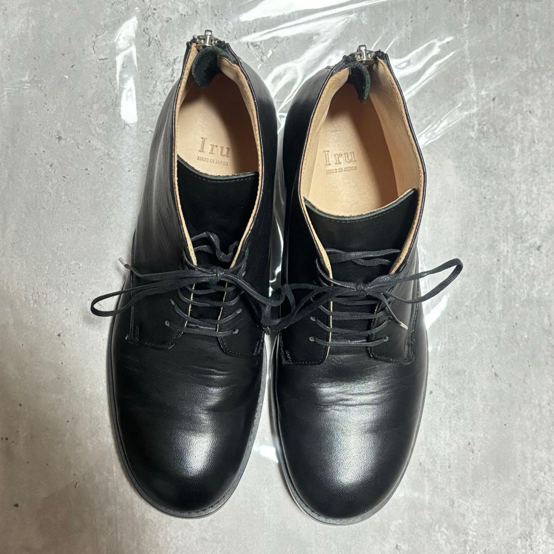 IRU 6ホール バックジップ チャッカブーツ ホースレザー