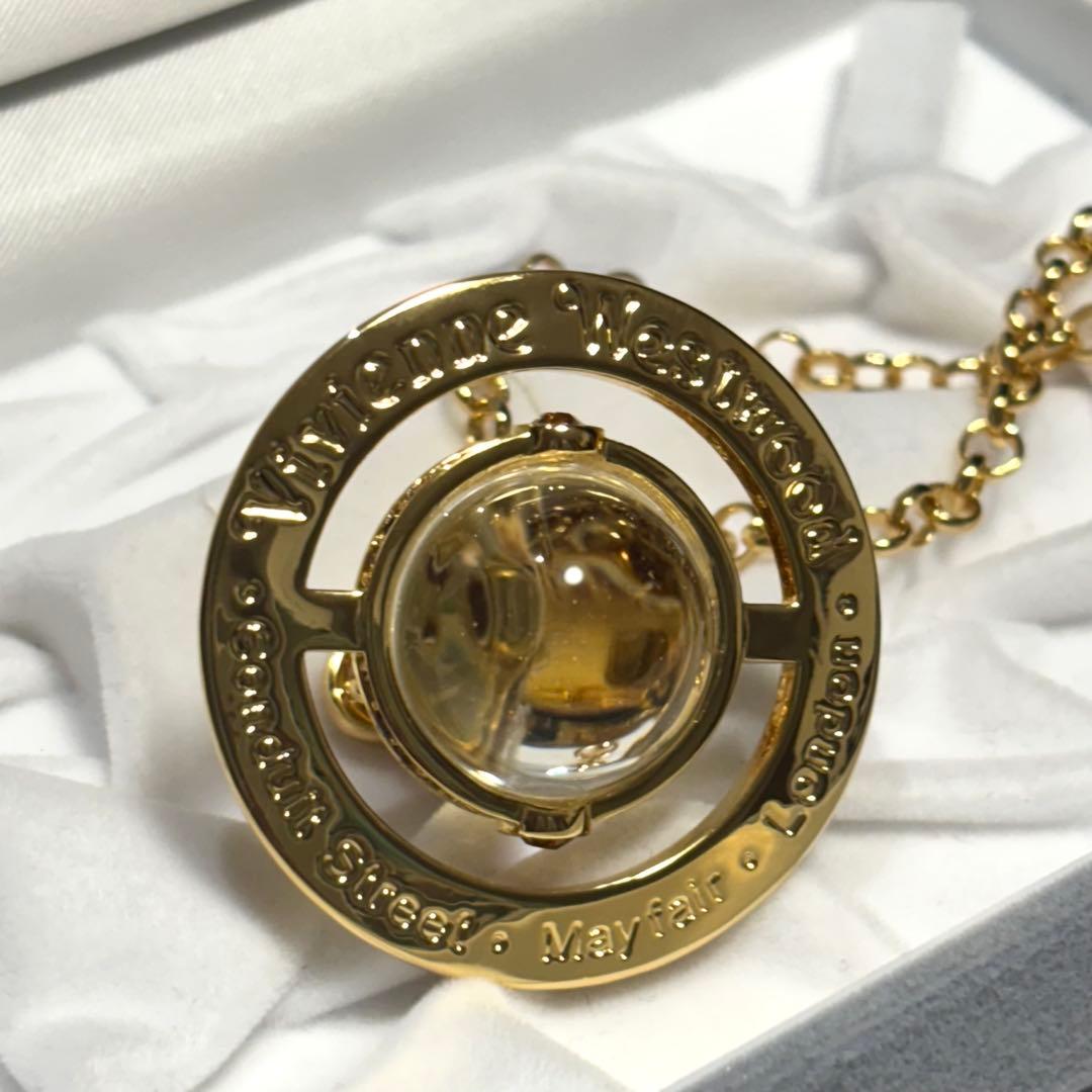 未使用級　正規品　ヴィヴィアンウエストウッド　3D　オーブ　ロングネックレス