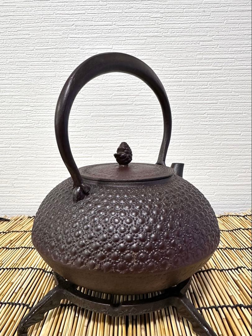 ほぼ未使用、美品　岩手県奥州水沢幸工芸　現代の名工 佐藤勝久造　１５型　南部鉄瓶