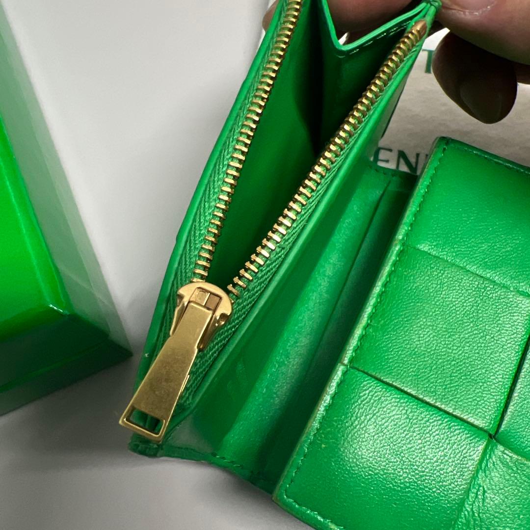 BOTTEGA VENETA ボッテガべネタ財布　イントレチャートカセット