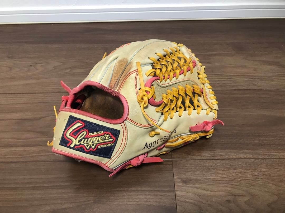 軟式用グローブ（久保田スラッガー、鳥谷モデル、内野手用、トレンチ×レッド）