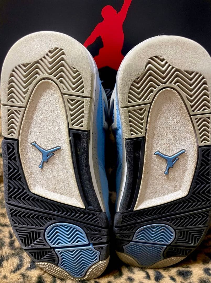 靴 NIKE AIR JORDAN 4 RETRO UNIVERSITY BLUE