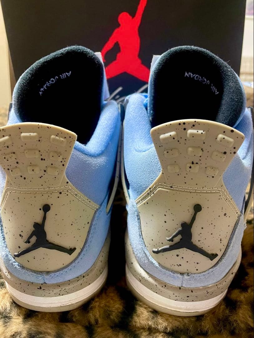 靴 NIKE AIR JORDAN 4 RETRO UNIVERSITY BLUE