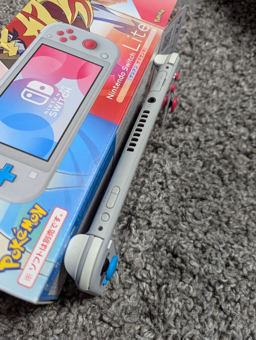 箱あり美品　Nintendo Switch Lite ポケモン 特別デザイン