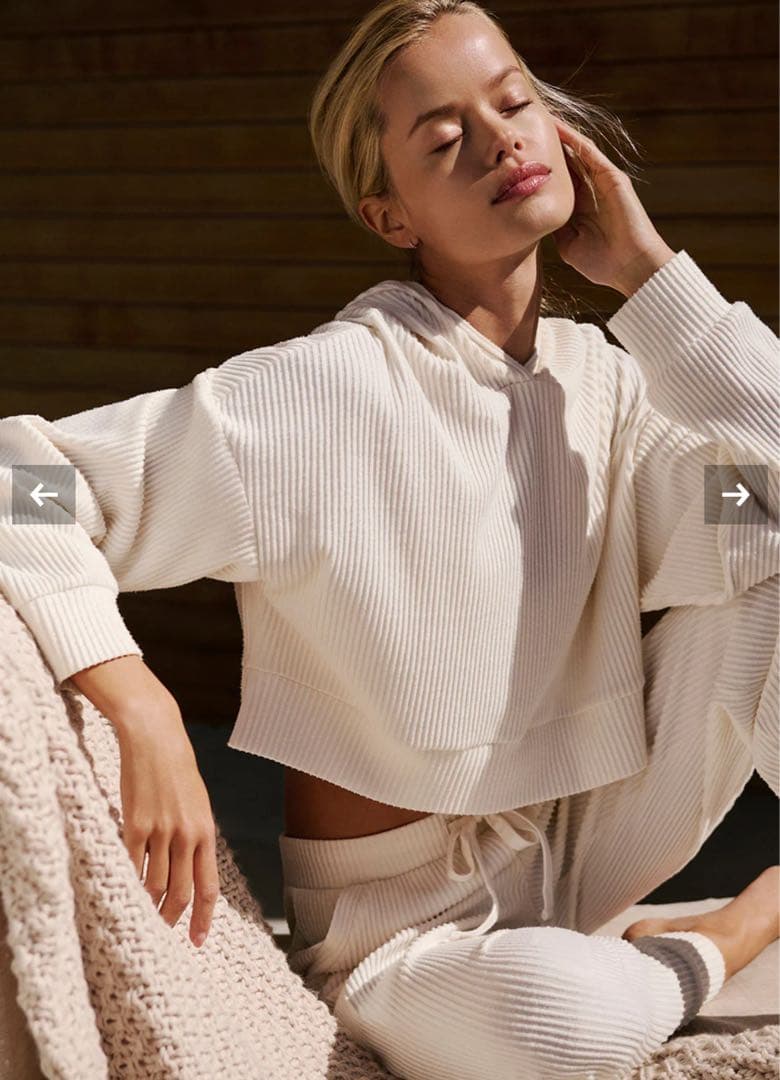 極美品◎alo ミューズフーディ XXS