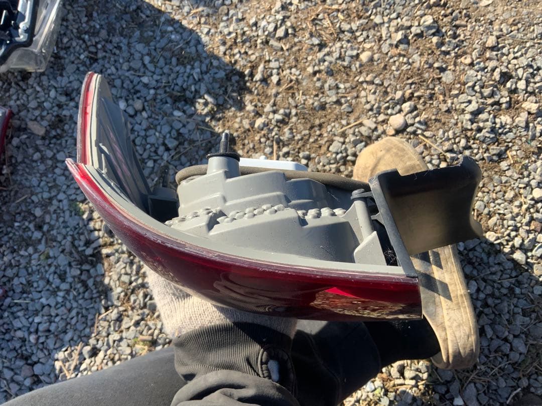 クラウン　アスリート　ＧＲＳ１８２　左　テールランプ