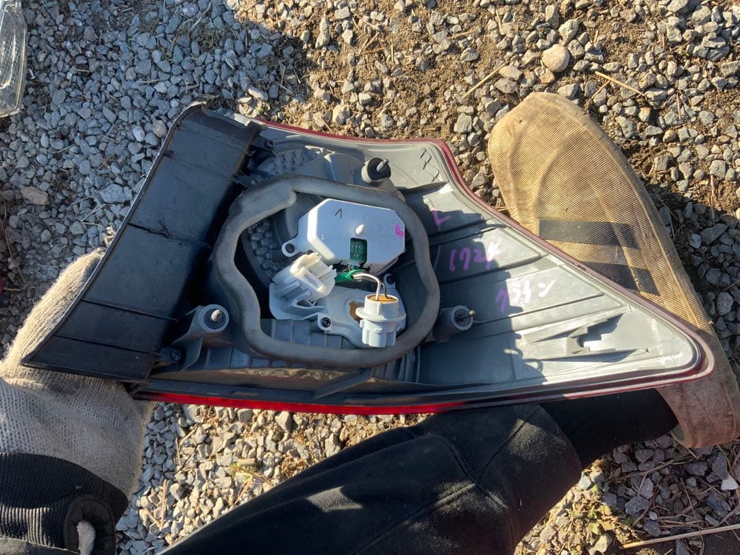 クラウン　アスリート　ＧＲＳ１８２　左　テールランプ