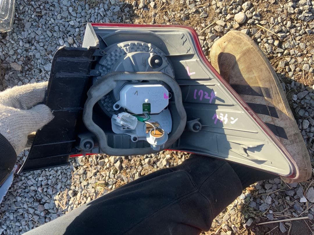 クラウン　アスリート　ＧＲＳ１８２　左　テールランプ