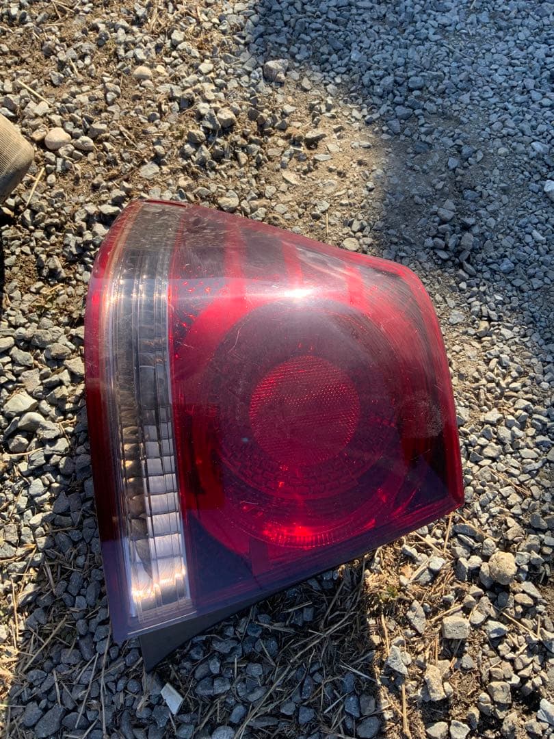 クラウン　アスリート　ＧＲＳ１８２　左　テールランプ