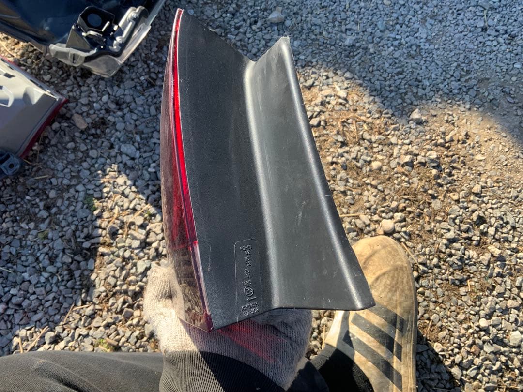 クラウン　アスリート　ＧＲＳ１８２　左　テールランプ