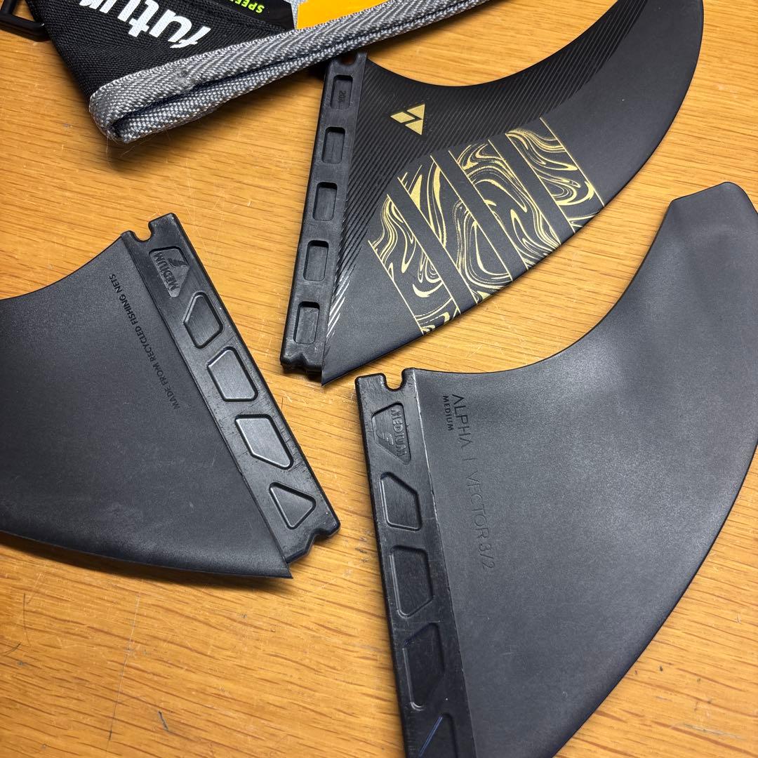 フューチャーフィンアルファベクター2/3 トライフィン　Mサイズ