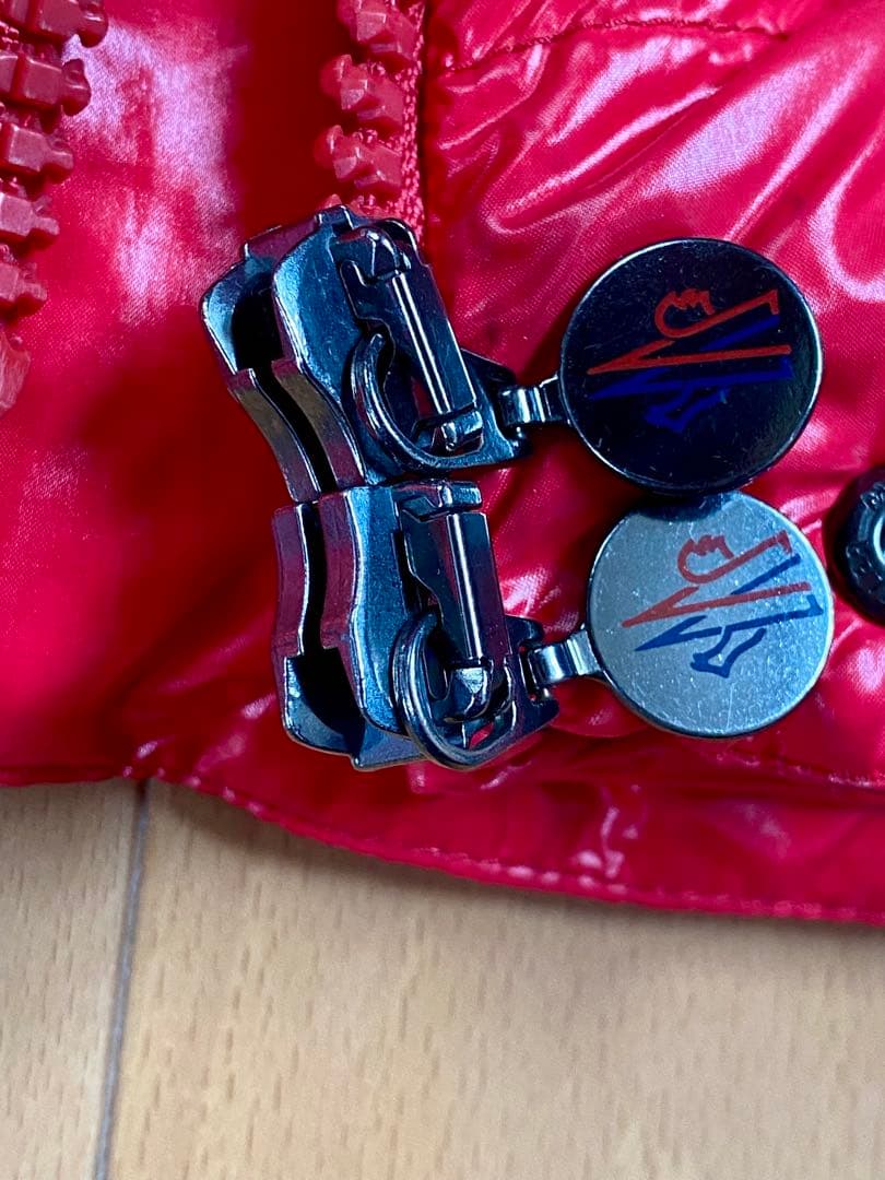 MONCLER TIB GILET ダウンベスト　光沢あり