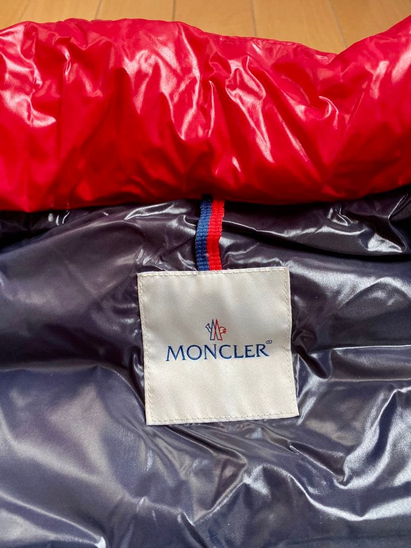 MONCLER TIB GILET ダウンベスト　光沢あり