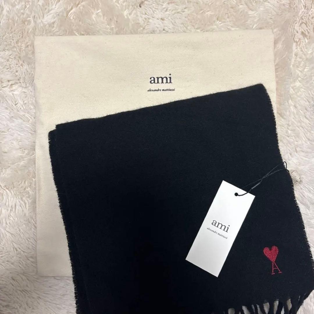 ami ブラックマフラー ハート刺繍