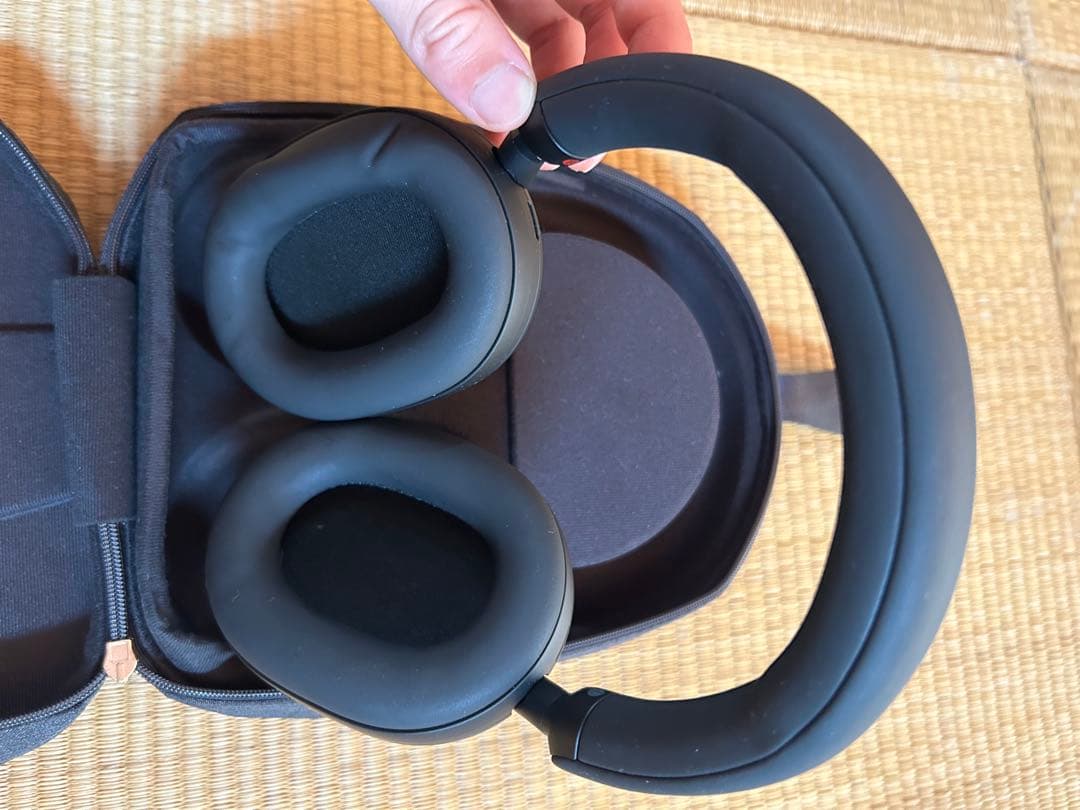 SONY 1000X ワイヤレスヘッドホン ブラックWH -1000X M5