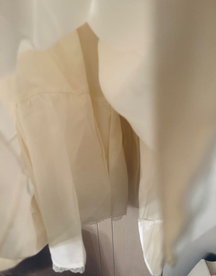 ena、familiaファミリアのスペインデザインドレス