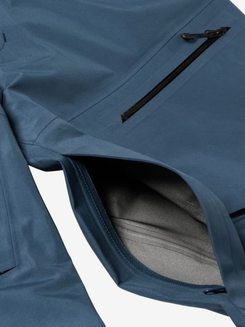 ゴールドウィン GOLDWIN ゴアテックススリーレイヤーパンツ サイズ4 新品