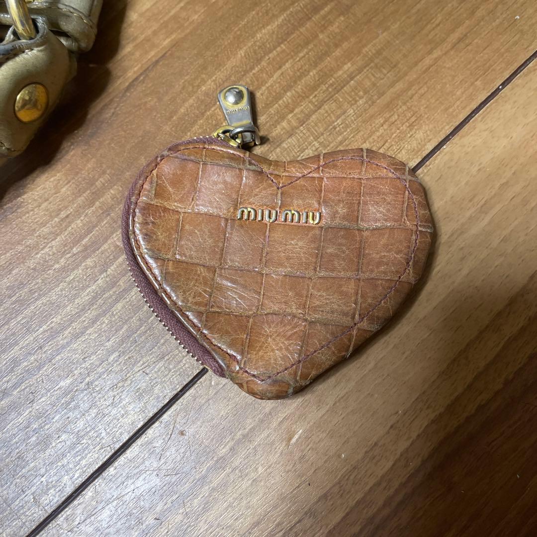 miumiuレザー プリーツデザイン ショルダーバッグ