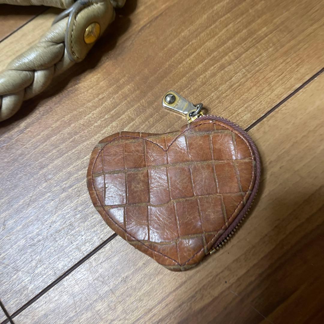 miumiuレザー プリーツデザイン ショルダーバッグ