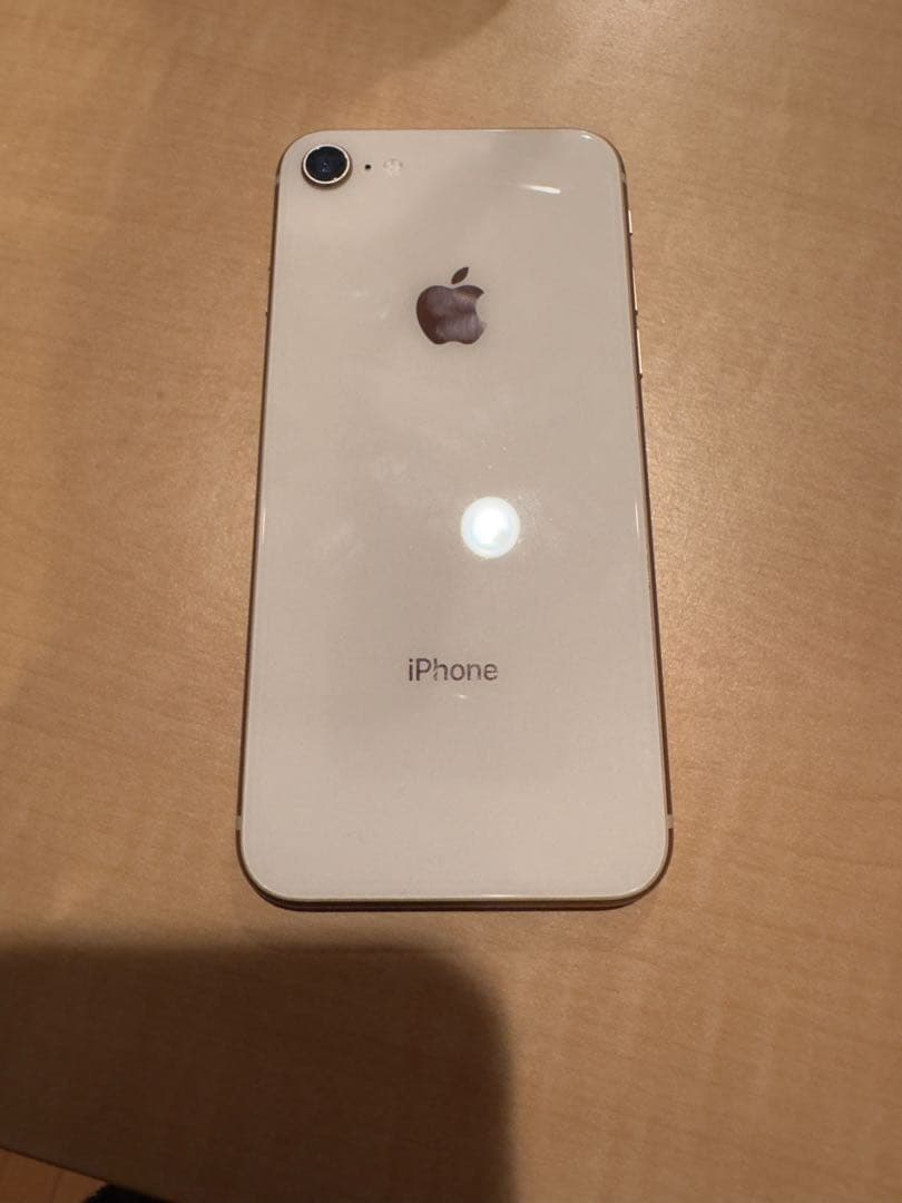 お*り様 Apple iPhone 8 64GB ゴールド