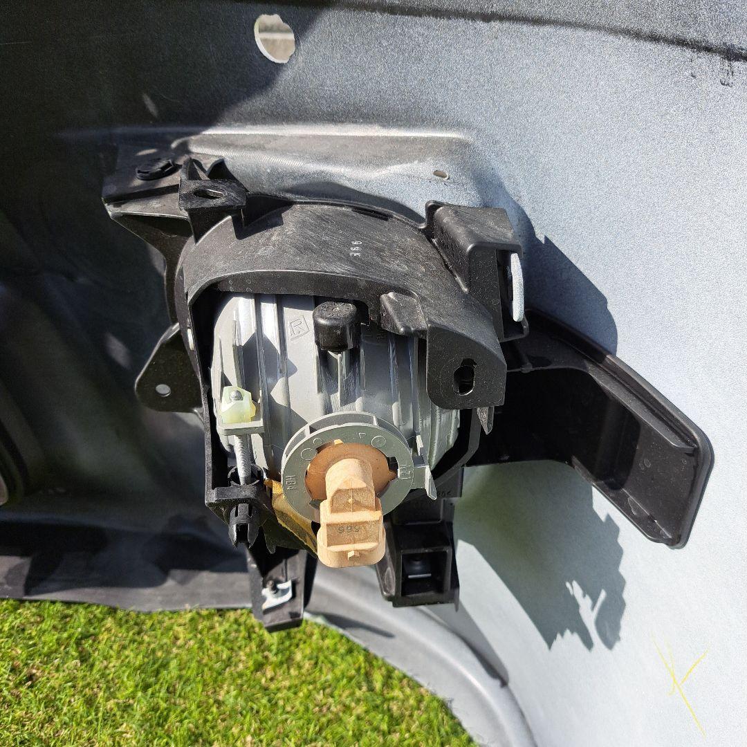 20アルファード　フォグ付き純正フロントバンパー