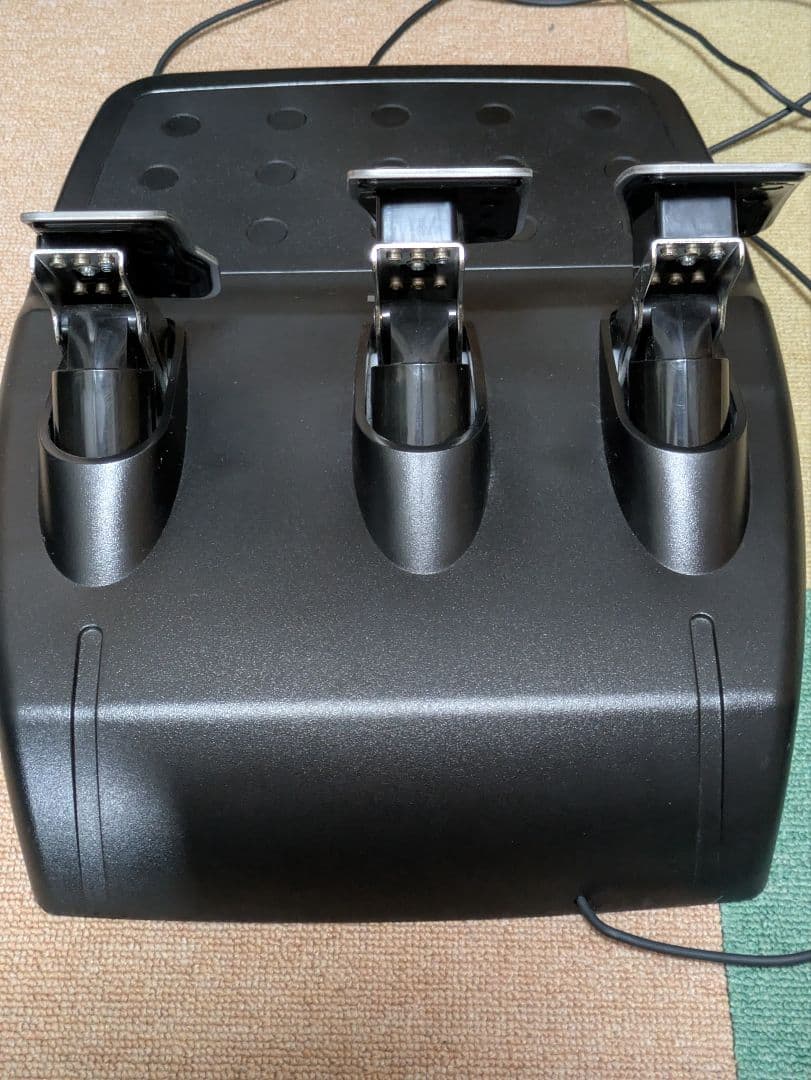 Logicool G923 レーシングハンドル&ペダル