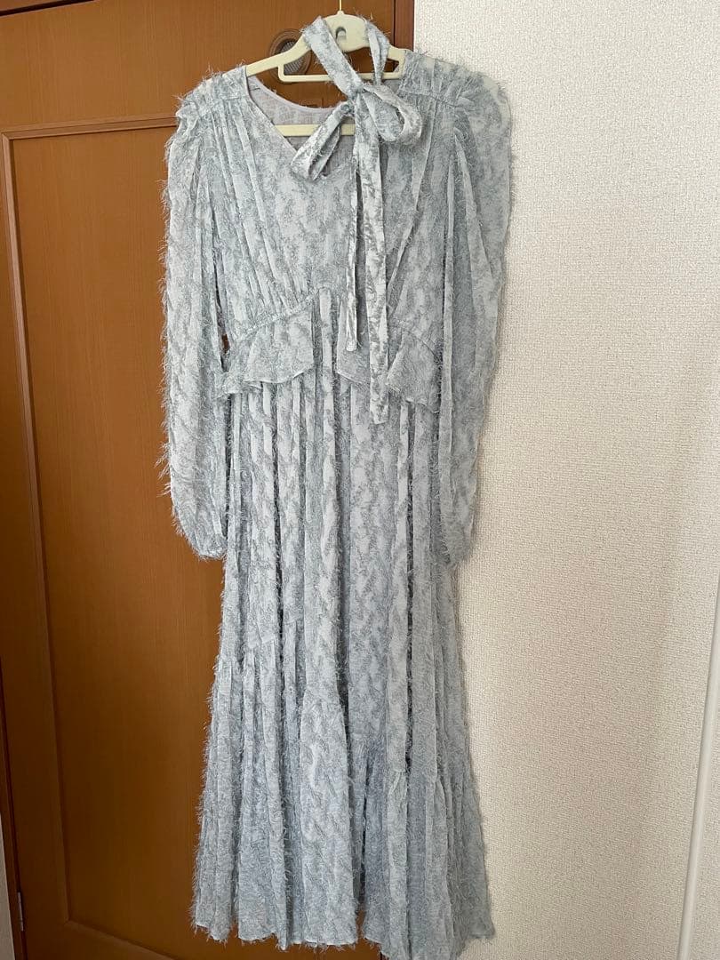 ボウタイ付き フリンジジャガードペプラムワンピース ブルー