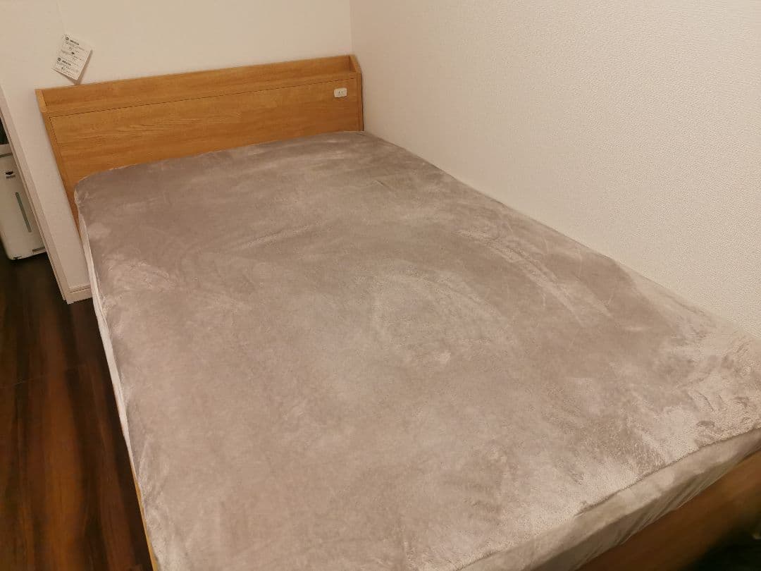 セミダブルベッドフレーム/マットレス