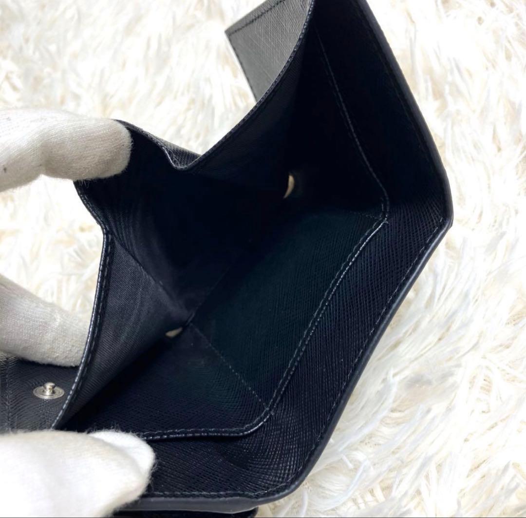 PRADA 三つ折り財布　値引き中