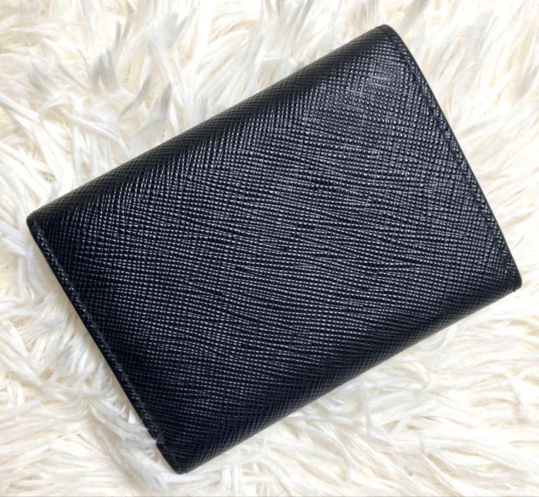 PRADA 三つ折り財布　値引き中