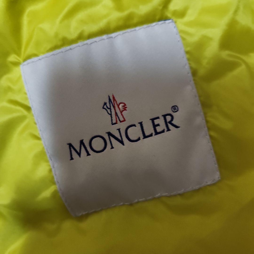 MONCLERベスト