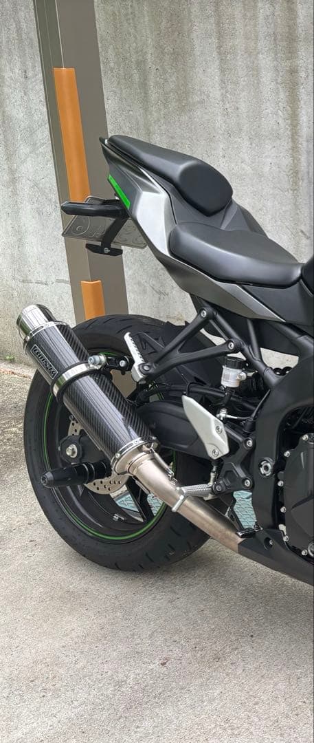 zx4r ビームスカーボンマフラー