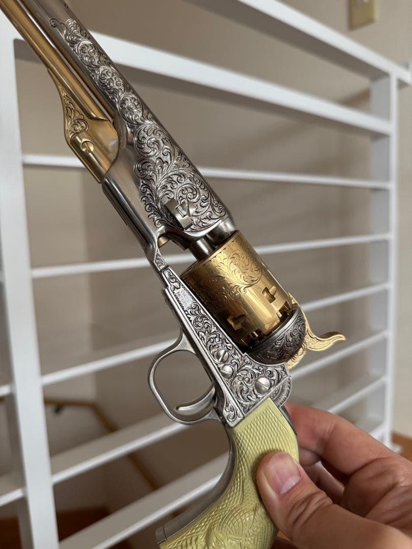 マルシン カスター将軍のリボルバー コルト M1861 モデルガン エングレーブ