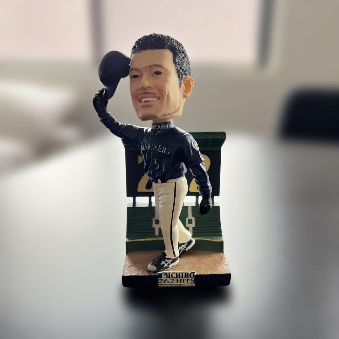 【非売品】【箱なし】【破損あり】イチロー シーズン最多安打262記念フィギュア