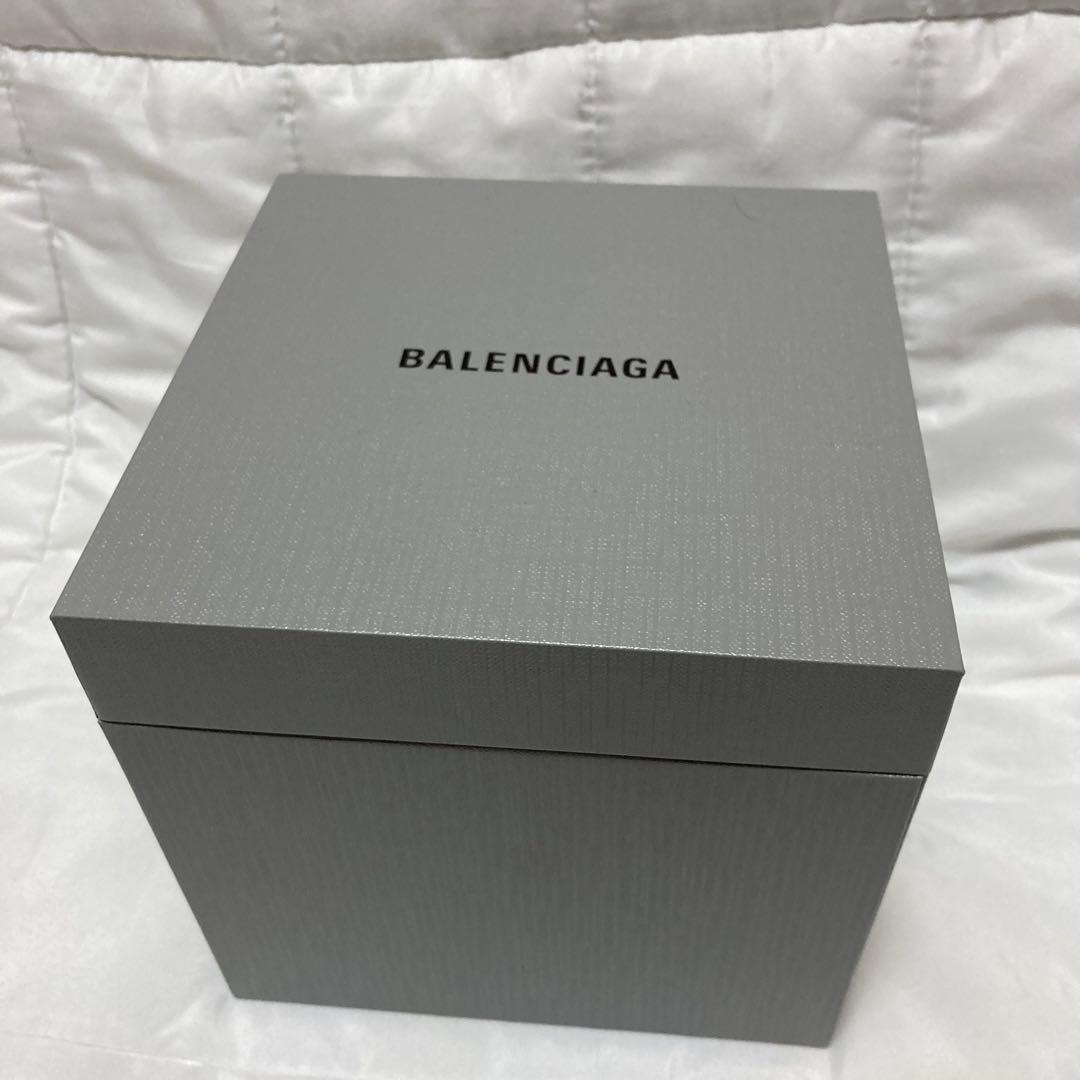 BALENCIAGA エッフェル塔 スノードーム　ノベルティ限定品スノーグローブ