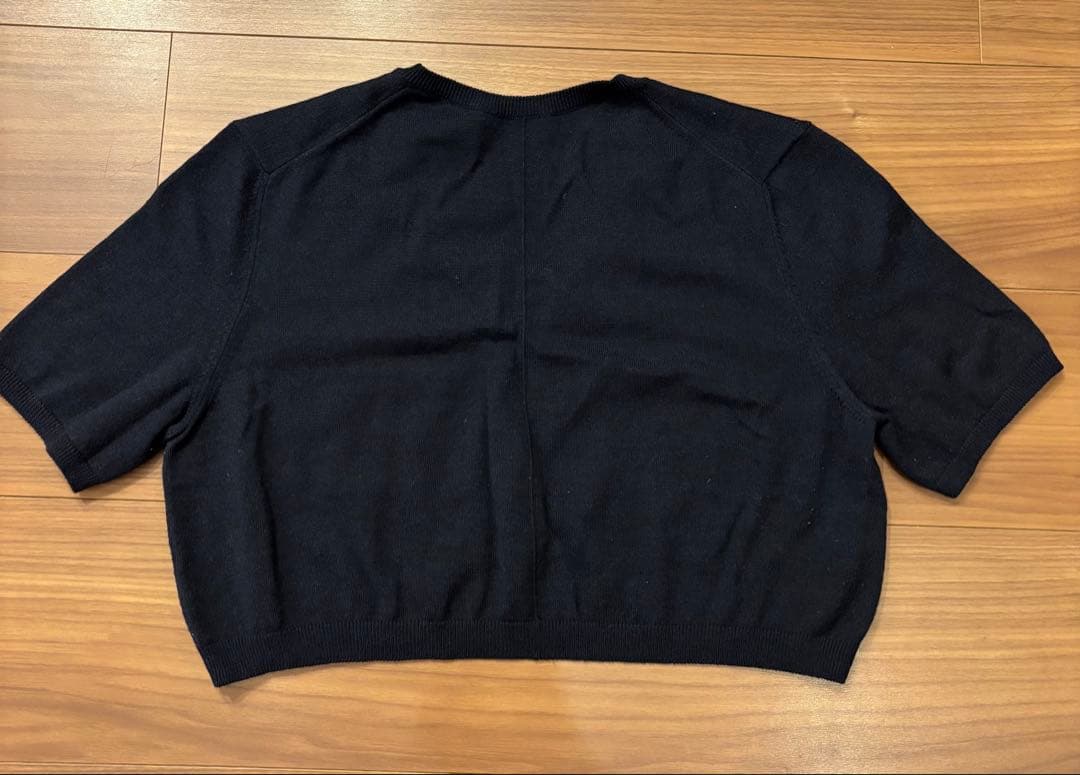 【THE ROW】ブラック Vネック クロップドTシャツ