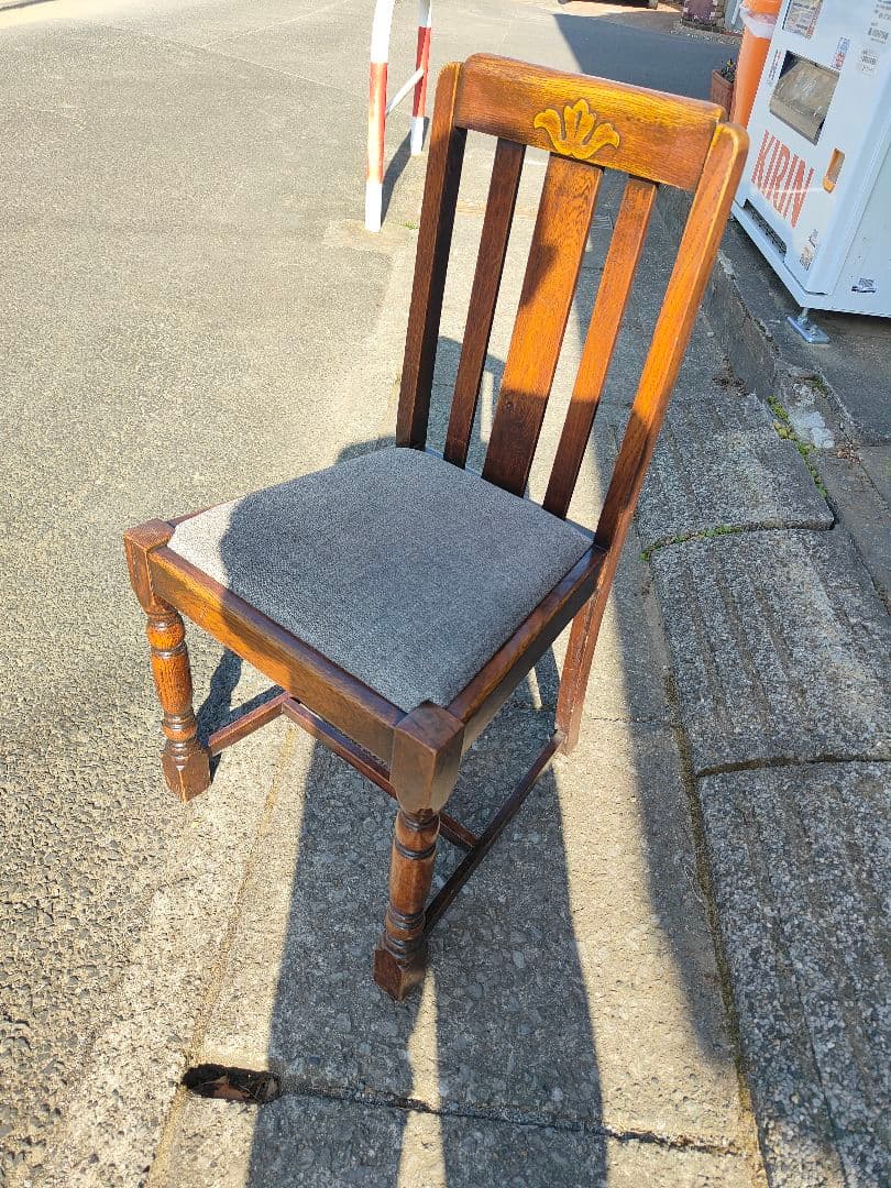 ロイズ・アンティークス社 木製アンティークチェアー Ａ