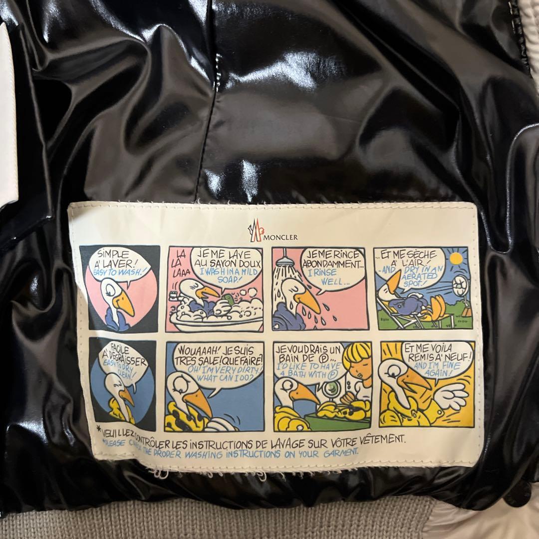 MONCLER シルバー ダウンベスト ファー付き