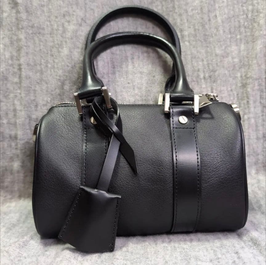 黒 レザー ハンドバッグ ドラムバッグ