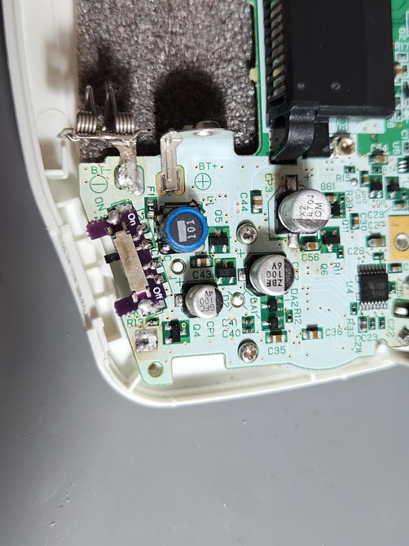 ゲームボーイアドバンス　白 パーツ交換済み