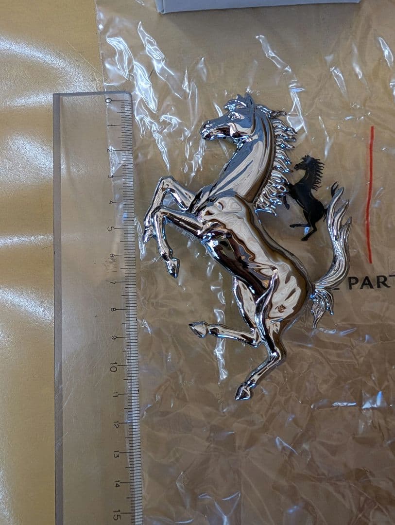 キャバリーノランパンテ　フェラーリ　エンブレム