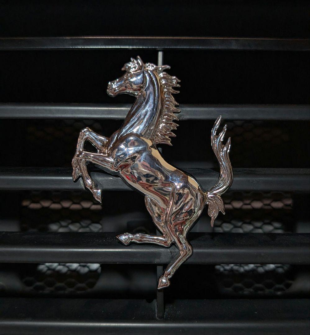 キャバリーノランパンテ　フェラーリ　エンブレム