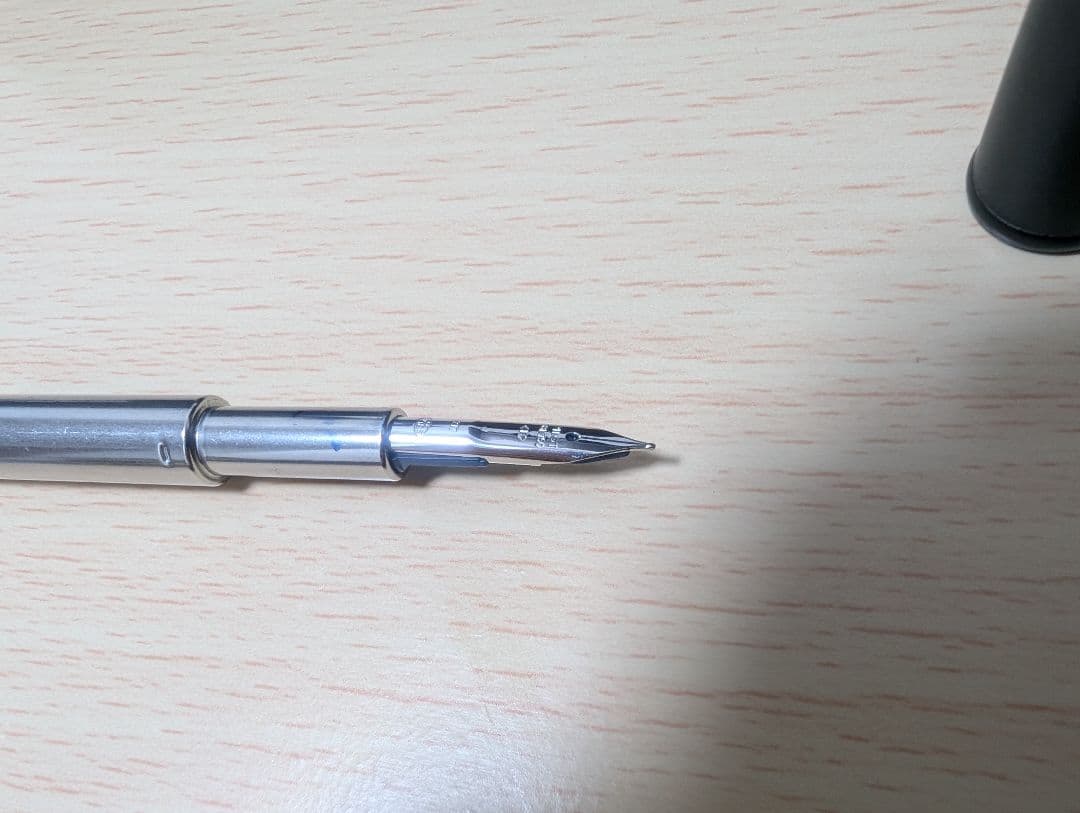 PILOT 万年筆 キャップレス F ブラックマット FC18SRBMF